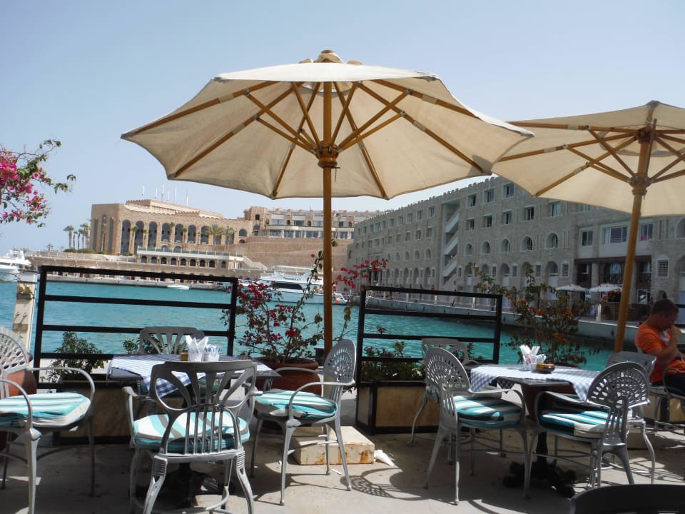 Blick auf den Hafen vom Cafe Mozart Pickalbatros Citadel Resort