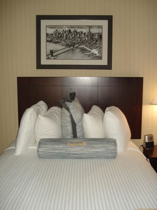 Bett Hotel Wyndham Garden Newark Airport