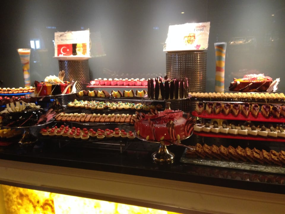 Traumbuffet Limak Lara Deluxe Hotel & Resort