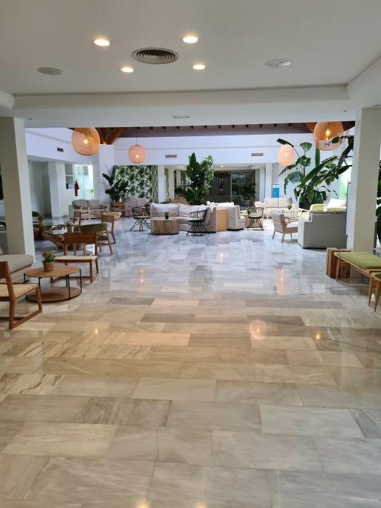 Lobby Playa Esperanza Resort