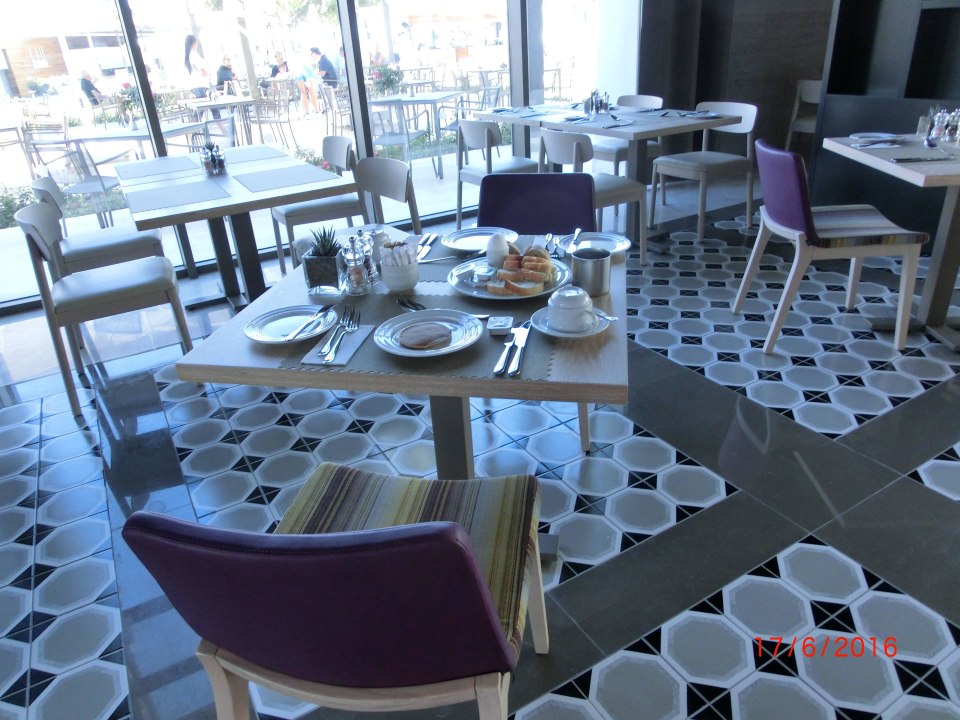 Restaurant Acanthus Cennet Barut Collection