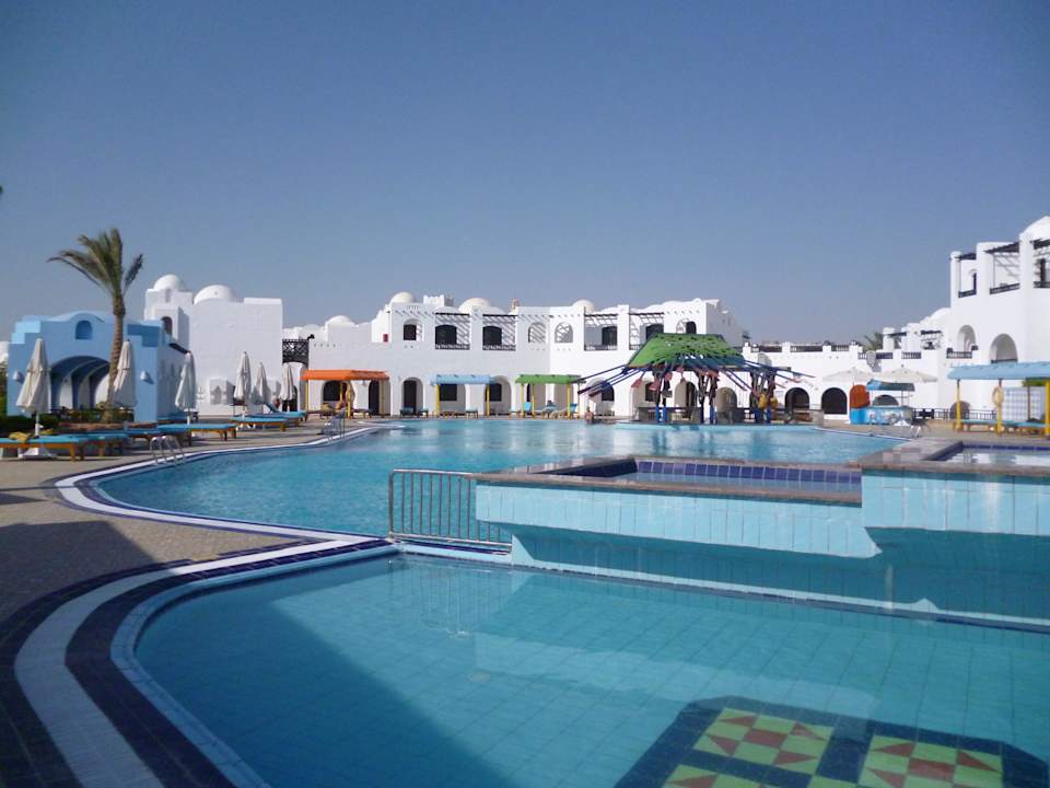 Poolbar mit Pool Arabella Azur Resort