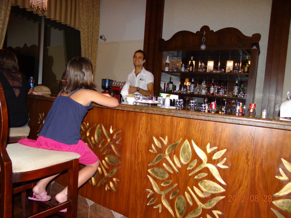 Lobby bar and friendly guy Mehmet Saphir Resort & Spa