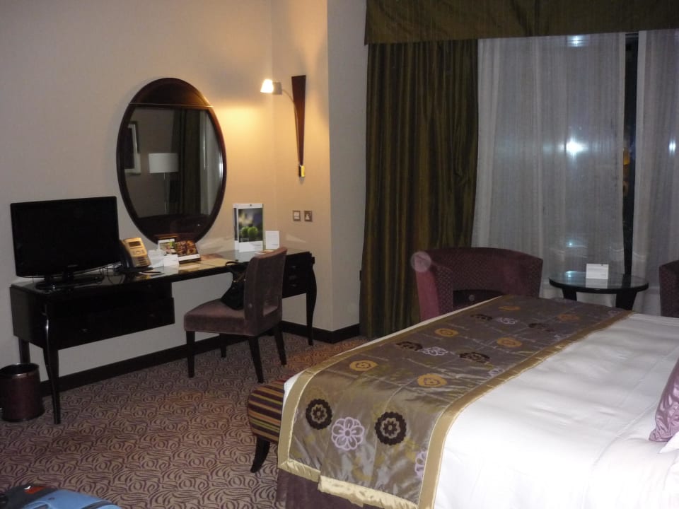 Zimmer Rose Rayhaan by Rotana