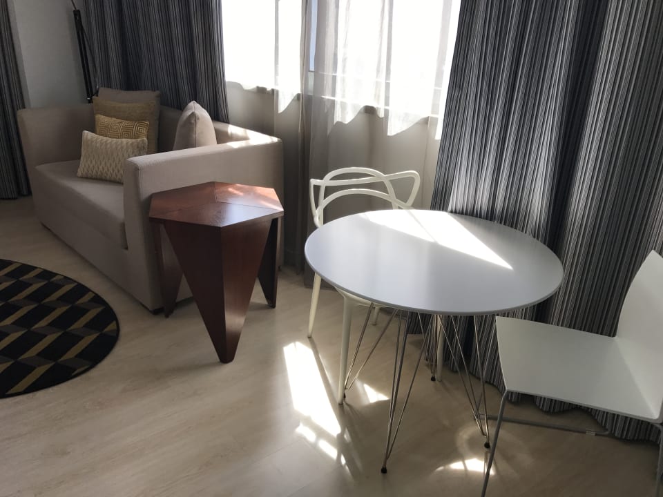 Zimmer Capri by Fraser Barcelona