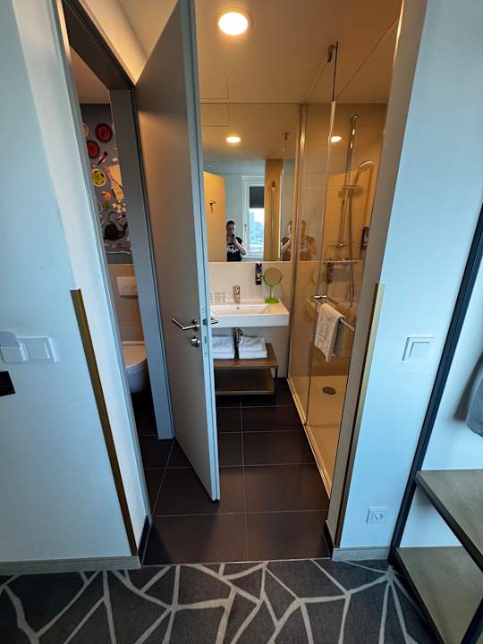 Zimmer Holiday Inn - the niu, Ridge Halle Central Station