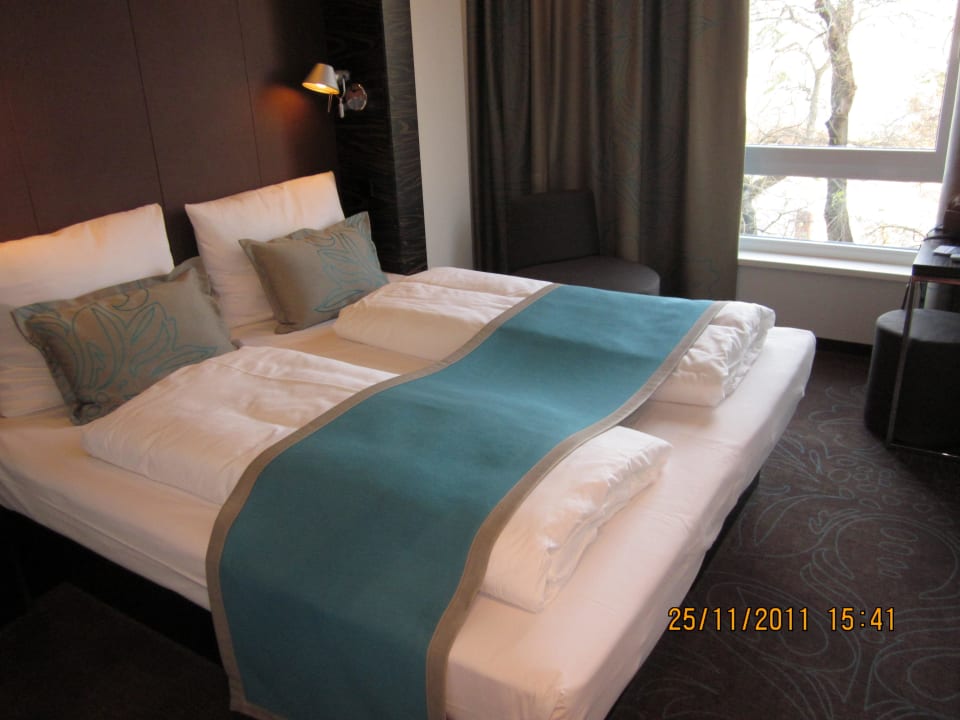 Blick ins Zimmer Motel One Dresden-Palaisplatz