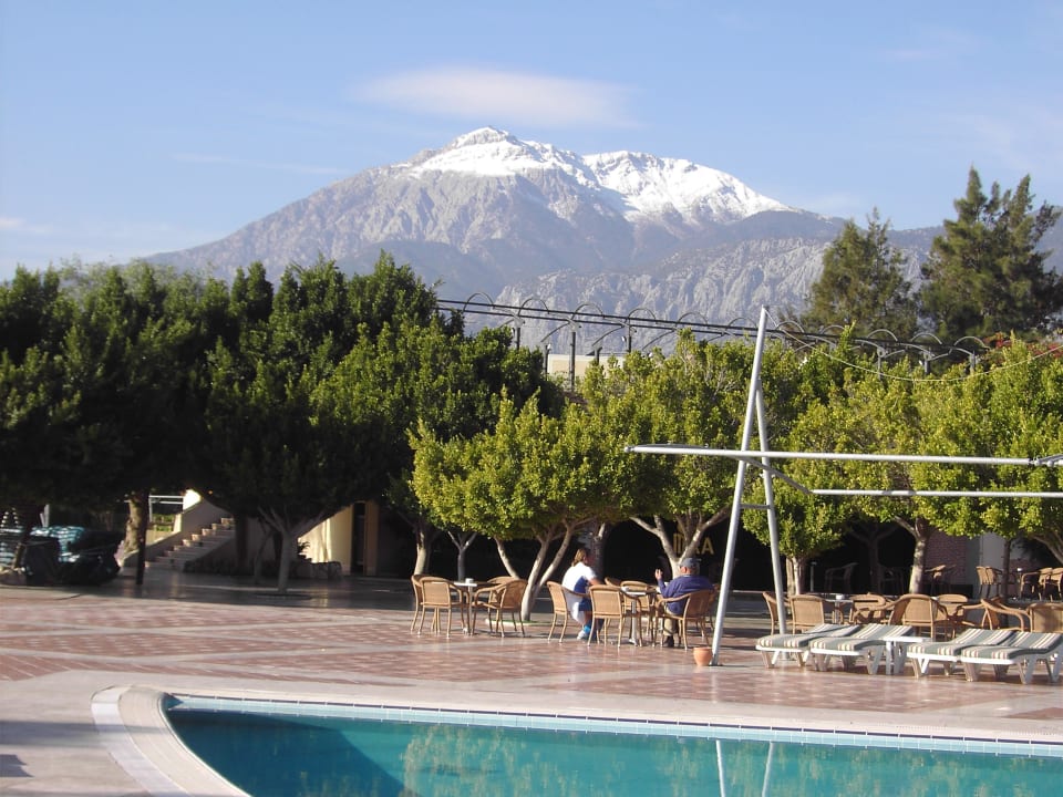 Tahtali (2370m) hinter dem Hotel Limak Limra Hotel & Resort