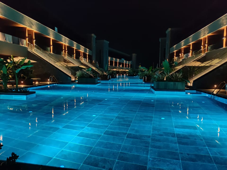Pool Jacaranda Luxury Resort