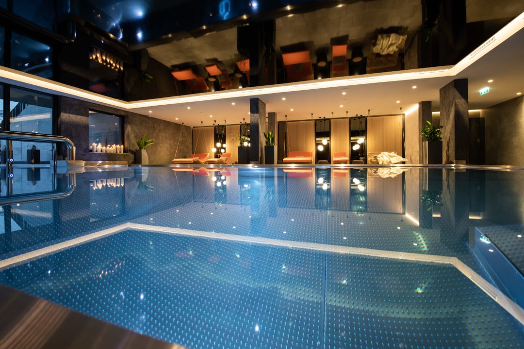 Pool Nagalu Hotel Garni