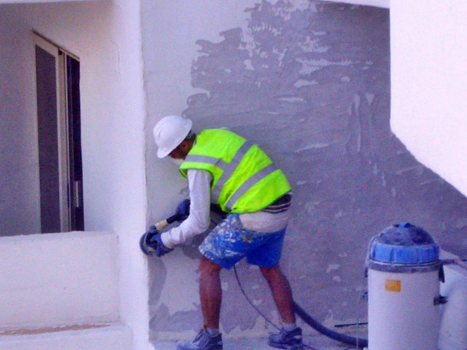 Ca. 10 Balkone in unmittelbarer Nähe unseres Zimmers db San Antonio Hotel + Spa