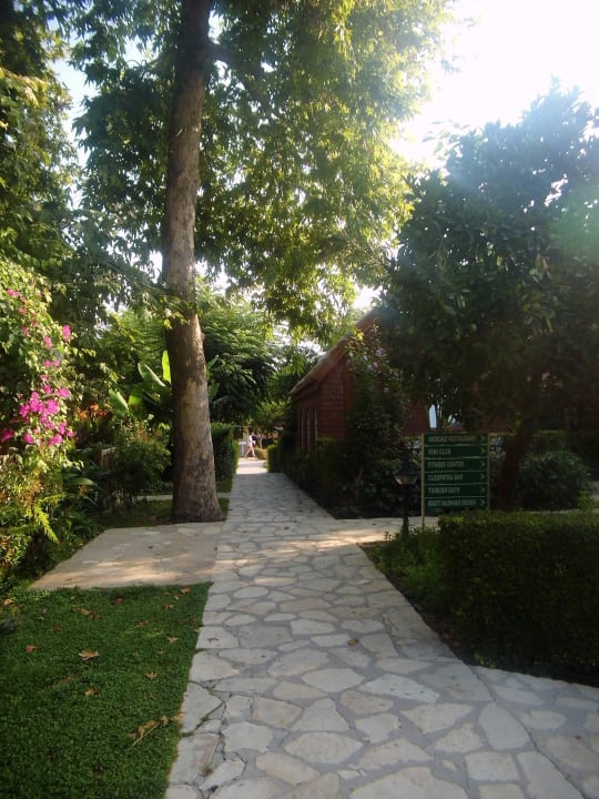 Wege  Can Garden Beach