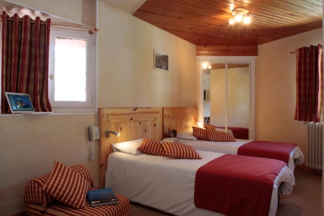 Chambre twin Hotel Logis L'ecureuil