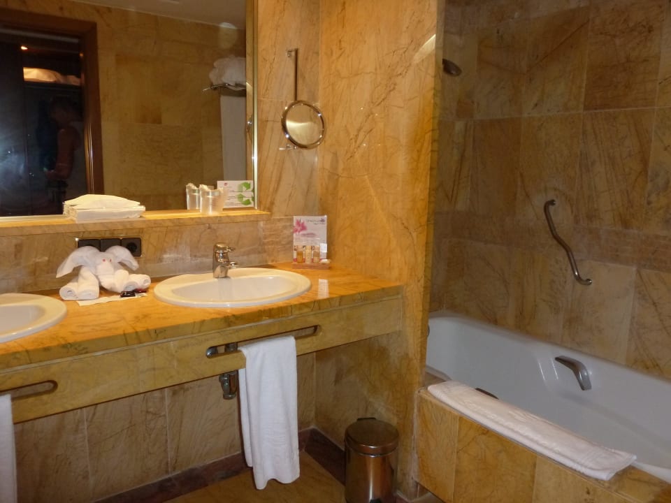 Bad Hotel Serrano Palace