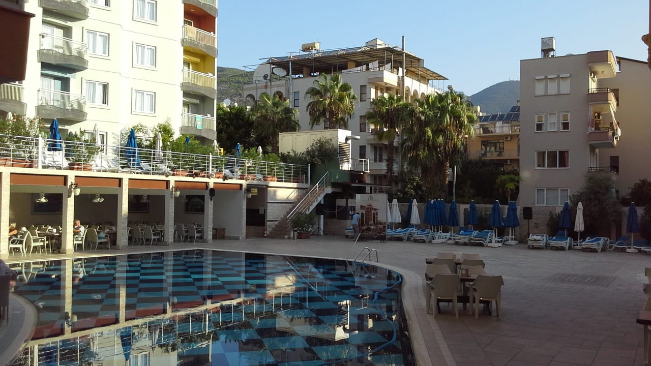 Pool Tac Premier Hotel & Spa