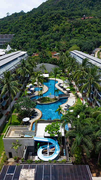 Pool Radisson Resort and Suites Phuket