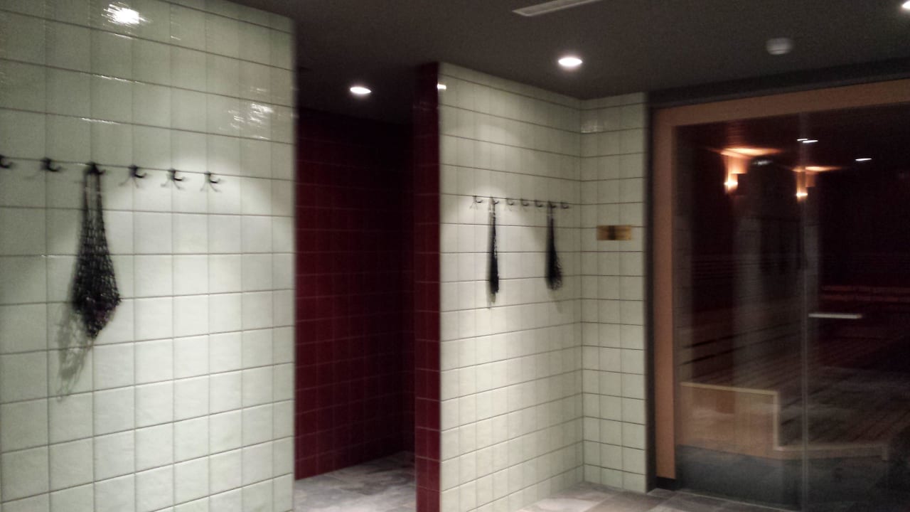 Duschen & Sauna 25hours Hotel Wien beim MuseumsQuartier