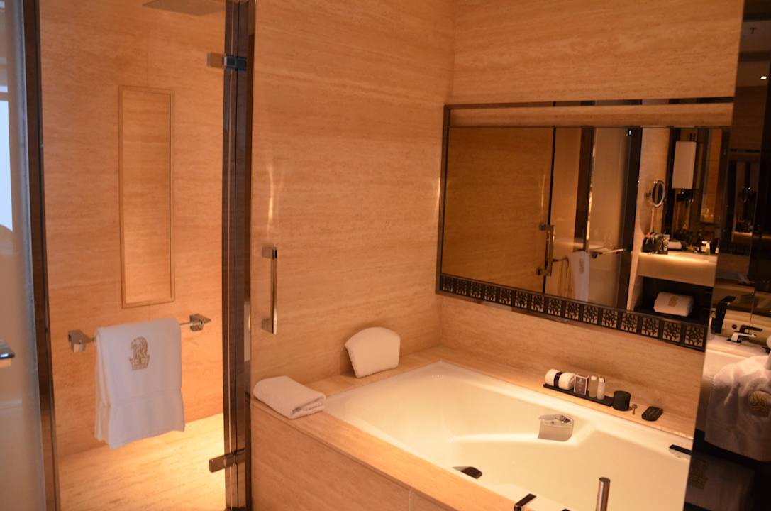 Badewanne/ Dusche Hotel The Ritz-Carlton Hongkong