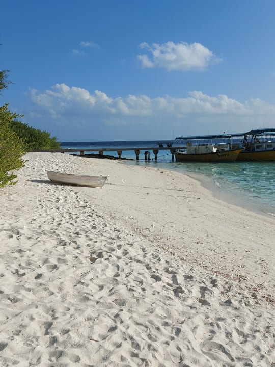 Strand Embudu Village