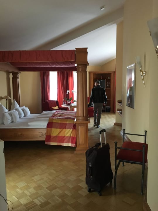 Zimmer im Romantikhotel Relais & Châteaux Hotel Burg Schwarzenstein