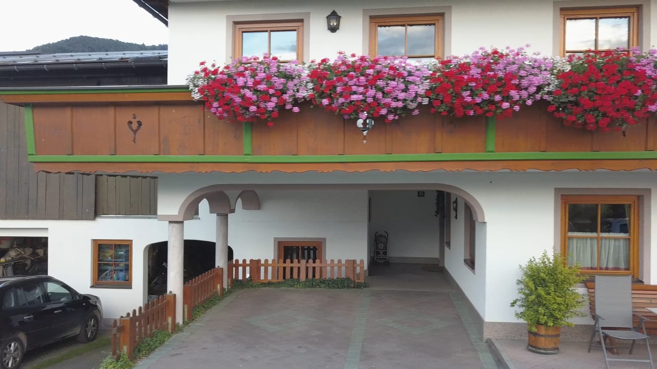 Außenansicht Bio-Bauernhof Oberhochstätt