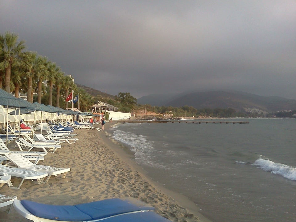 Bißchen eng der Strand, aber dafür ruhig Tusan Beach Resort