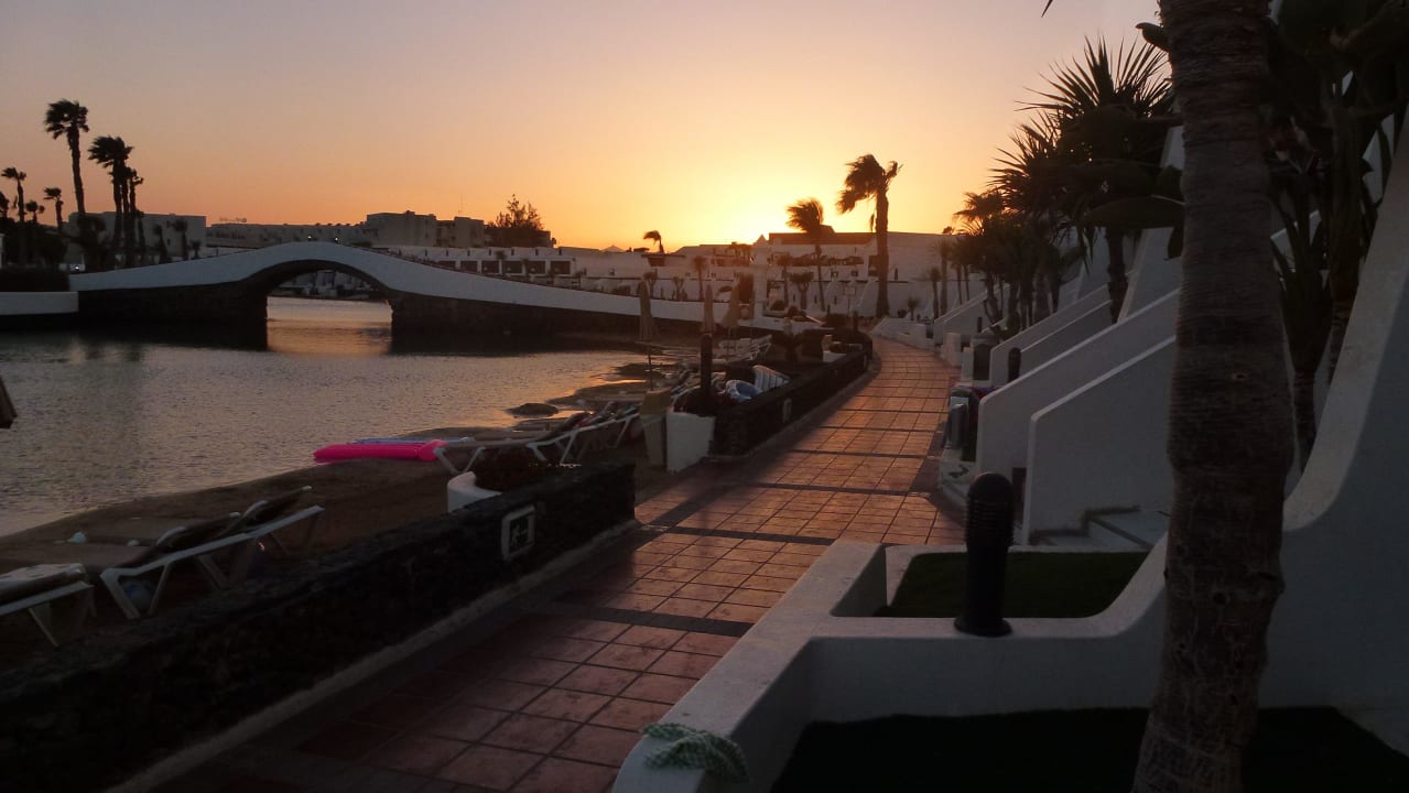 An der Beachfront Hotel Sands Beach Resort