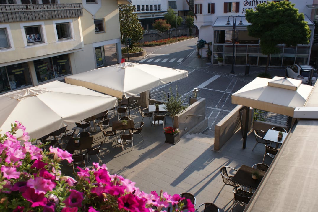 Uitzicht vanaf balkon Kleinkunsthotel