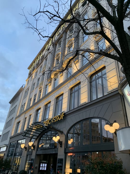 Außenansicht Reichshof Hamburg
