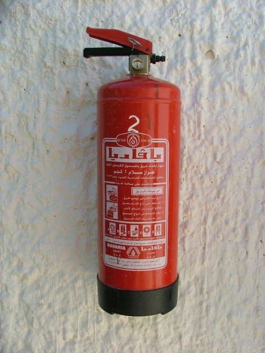 Feuerlöscher mit abgerissenem Schlauch Hotel Amar Sina