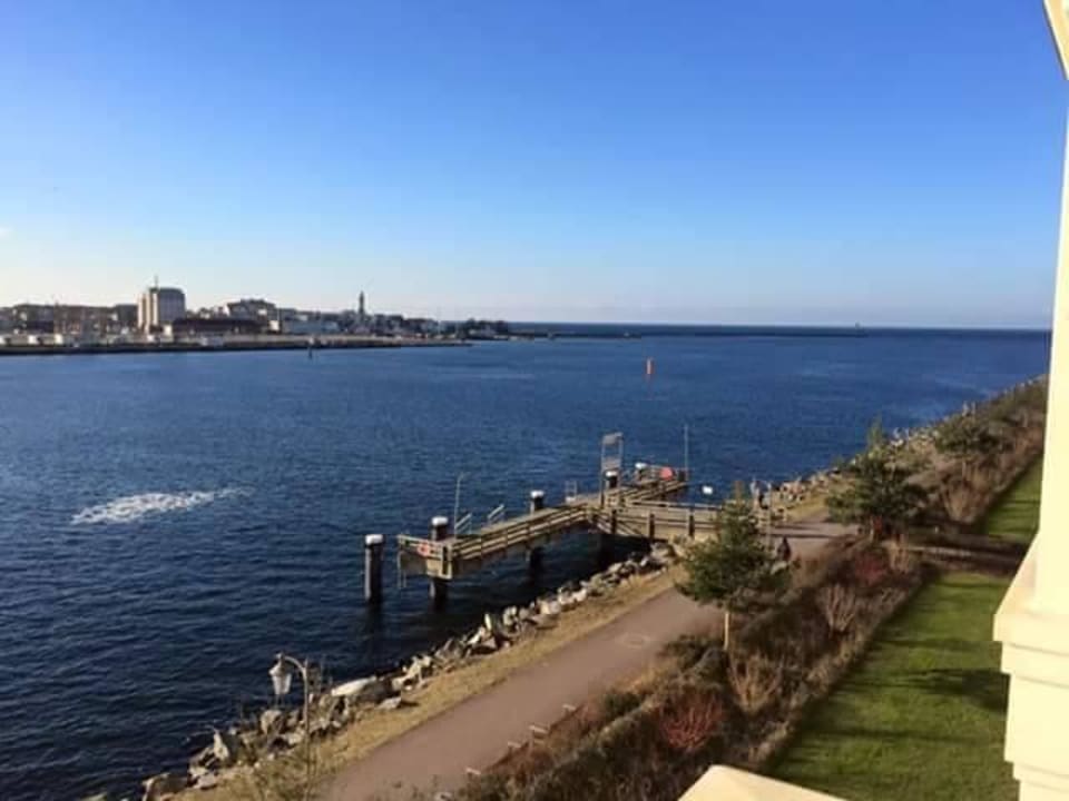 Blick auf die Warnow Hotel Yachthafenresidenz Hohe Düne