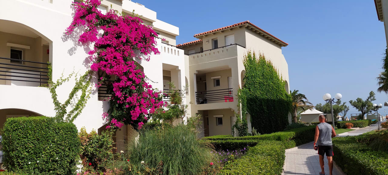 Gartenanlage Vantaris Luxury Beach Resort