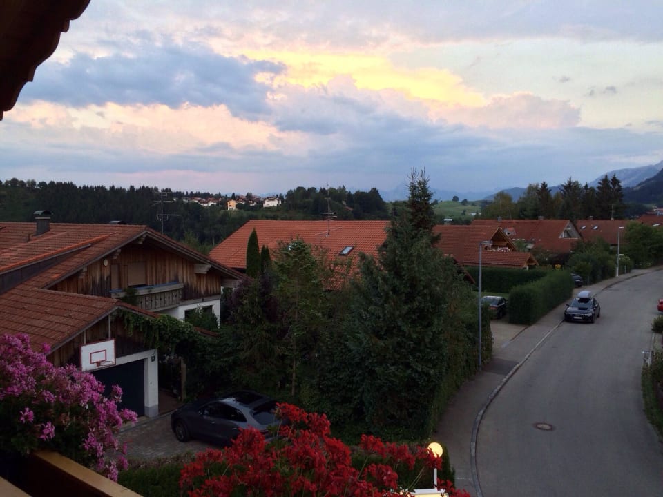 Vom Balkon der Wohnung Alpenblick Landhaus Ohnesorg