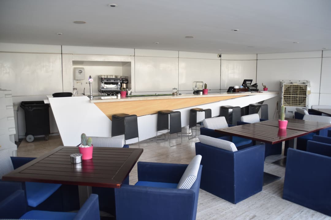 Pool W Abu Dhabi - Yas Island