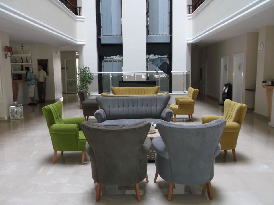 Neue Sitzgelegenheiten Incekum Su Hotel