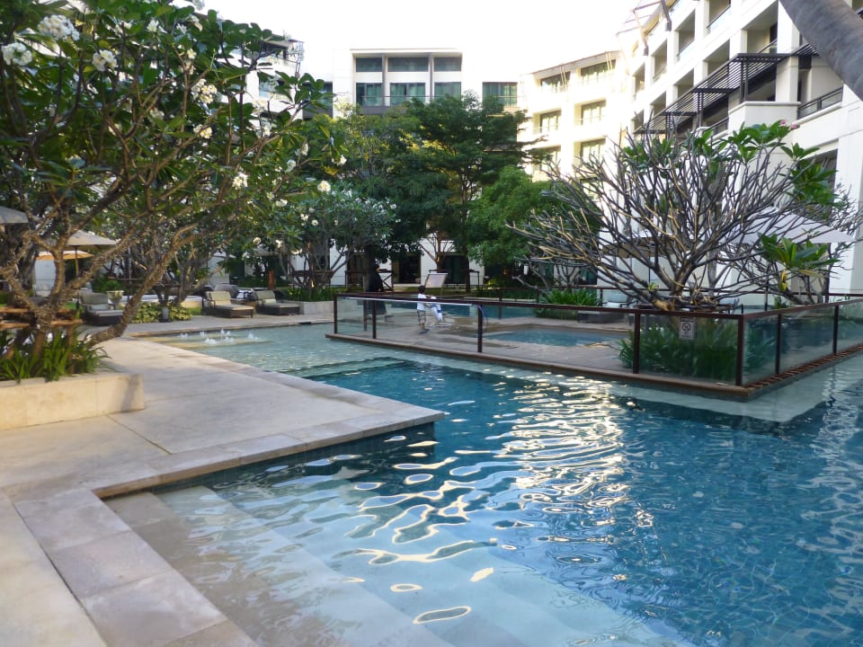 Einer der Pools Siam Kempinski Hotel Bangkok