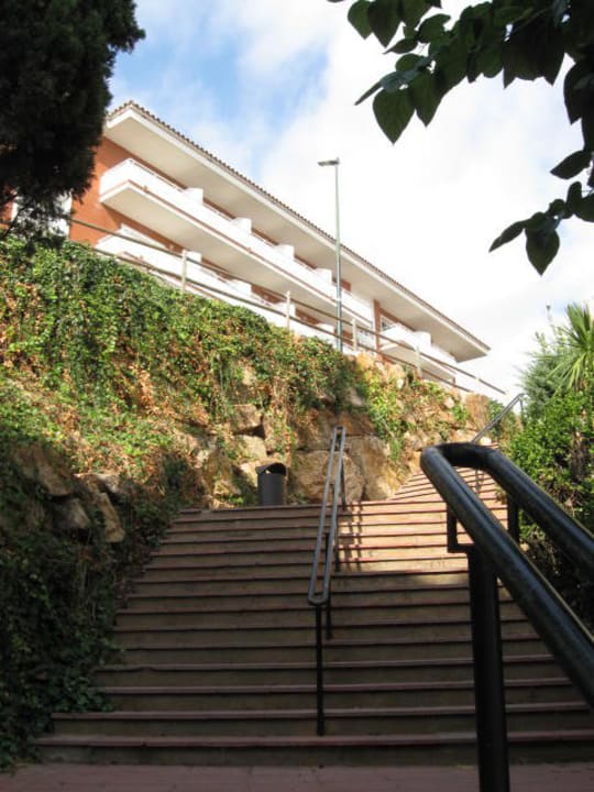 Dojście do plaży w Lloret Hotel Gran Garbi Mar
