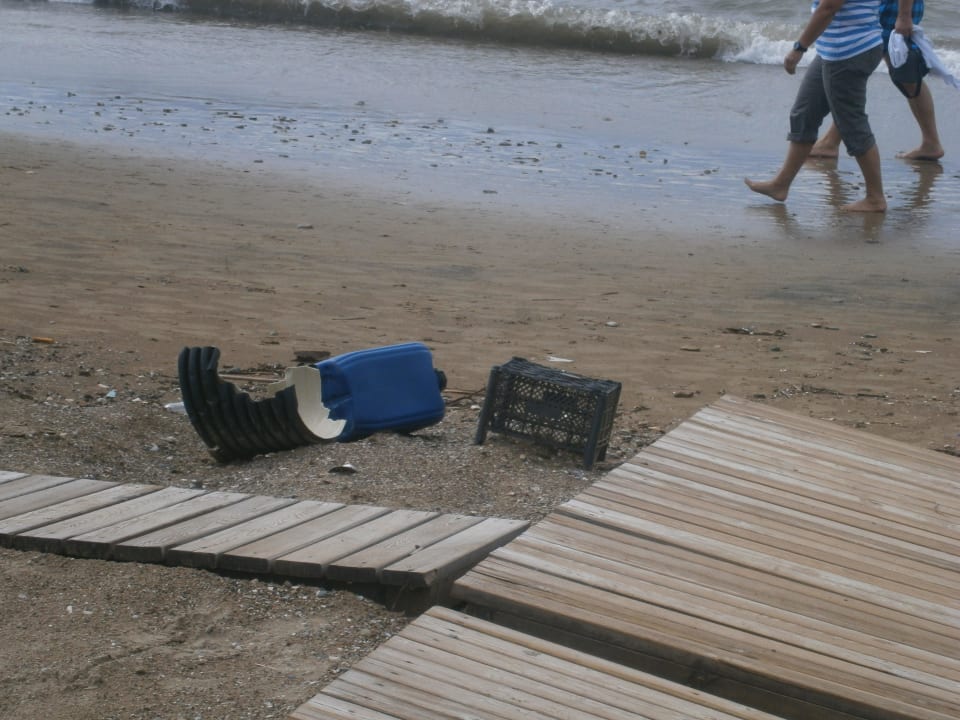 Unrat wurde erst 3 Tagen aufgeräumt Side Mare Resort & Spa