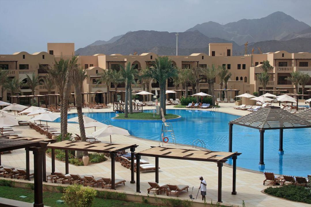 Poolbereich Miramar Al Aqah Beach Resort