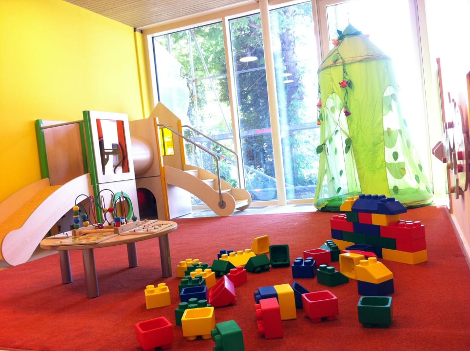 Baby Club - Krabbelkiste Kinderhotel Simmerl