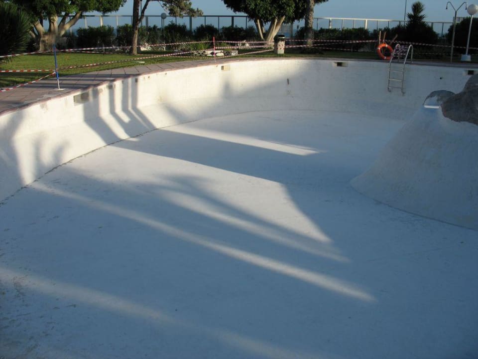 Pool von Amtswegen gesperrt! Sahara Beach Club