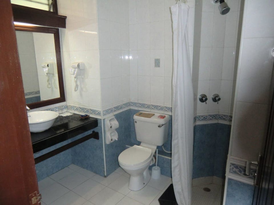 Renoviertes Bad und geräumig Hotel Southern Palms Beach Resort