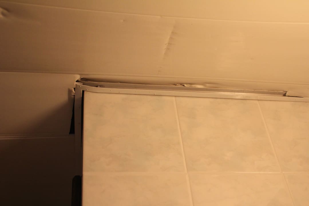 Decke im Badezimmer Semoris Hotel