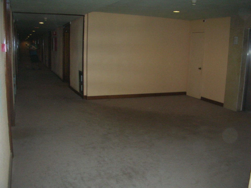 Unfreundliche und dreckige Hotelflure Abora Buenaventura by Lopesan Hotels