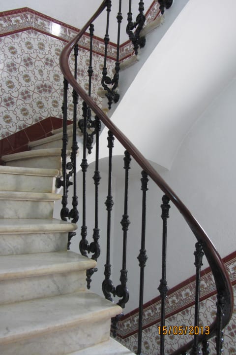 Красивая мраморная лестница (лифт есть) Hotel El Canton