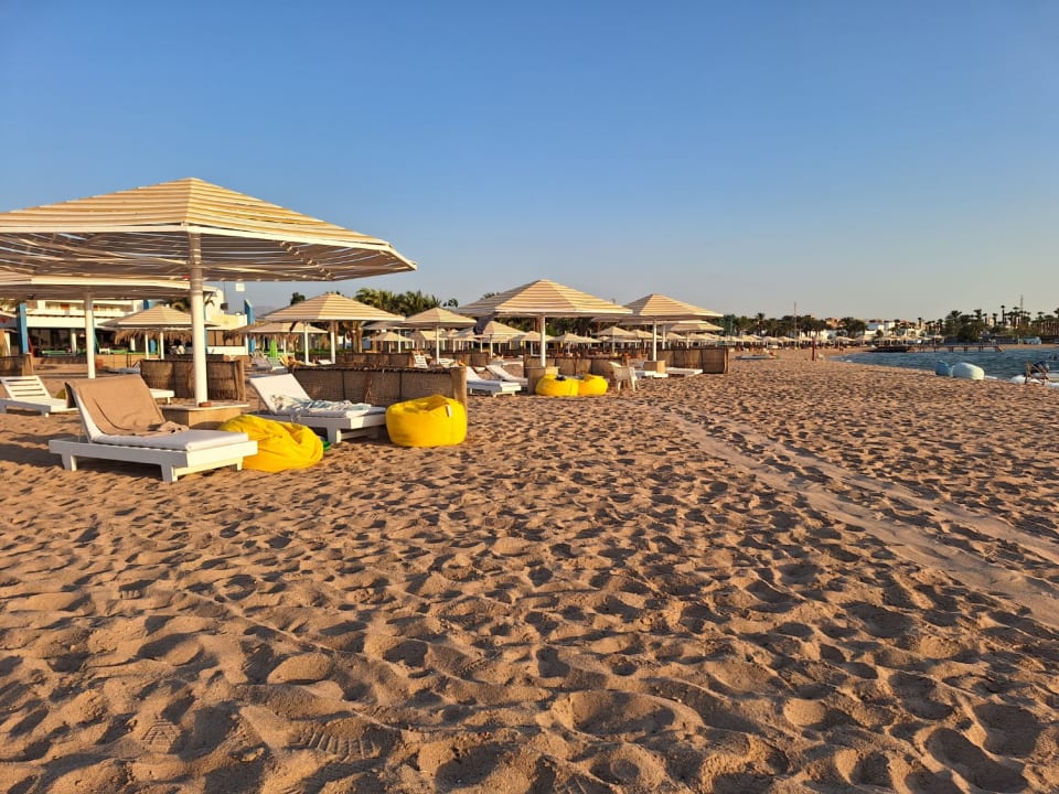 Strand Menaville Safaga