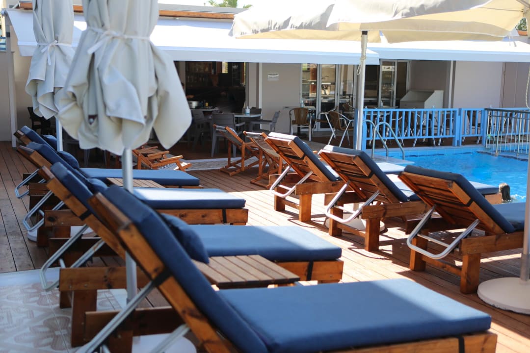 Pool Blue Sky Hotel Apts