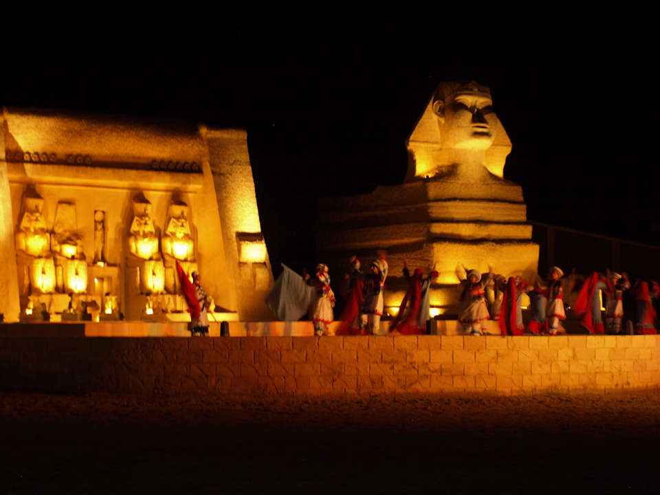 Amfiteatr wieczorem Pickalbatros Alf Leila Wa Leila Resort - Neverland Hurghada