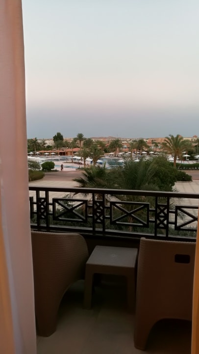 Phänomenaler Blick über die Poollandschaft Pharaoh Azur Resort