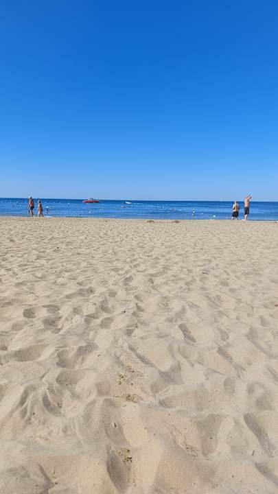 Strand Well Palace Side